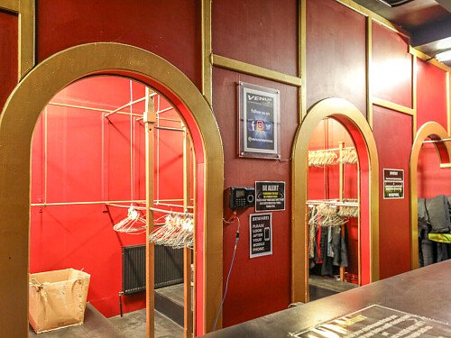 Red Venue  - Filming Locations Locations Direct -21