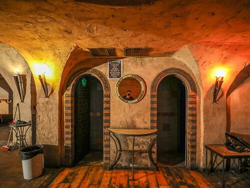 Red Venue  - Filming Locations Locations Direct -30