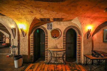 Red Venue  - Filming Locations Locations Direct -30