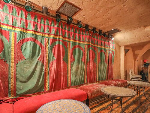 Red Venue  - Filming Locations Locations Direct -34