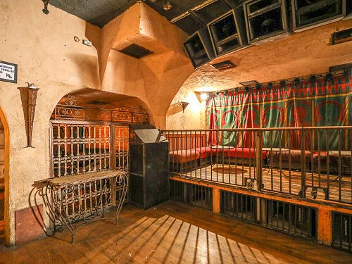 Red Venue  - Filming Locations Locations Direct -33