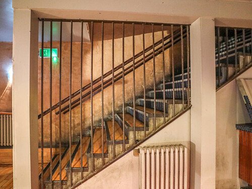 Red Venue  - Filming Locations Locations Direct -36