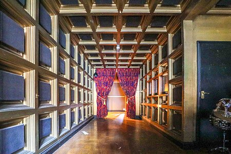 Red Venue  - Filming Locations Locations Direct -40