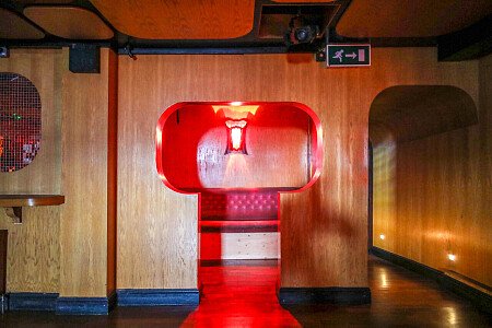 Red Venue  - Filming Locations Locations Direct -44