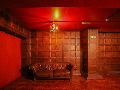 Red Venue  - Filming Locations Locations Direct -51