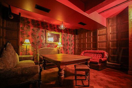 Red Venue  - Filming Locations Locations Direct -52