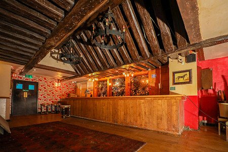 Red Venue  - Filming Locations Locations Direct -55