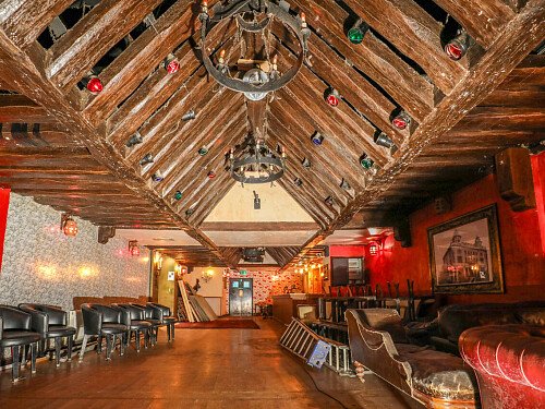 Red Venue  - Filming Locations Locations Direct -56