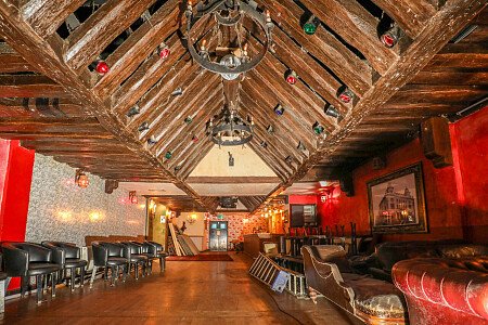 Red Venue  - Filming Locations Locations Direct -56