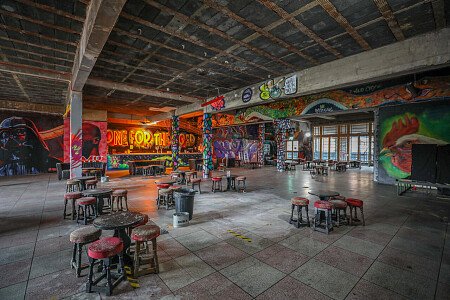 Red Venue  - Filming Locations Locations Direct -60