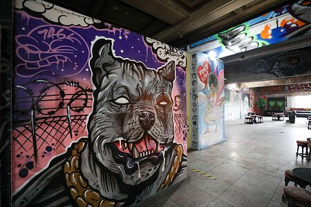 Red Venue  - Filming Locations Locations Direct -62