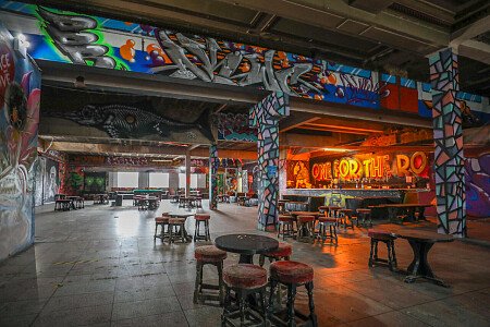 Red Venue  - Filming Locations Locations Direct -61