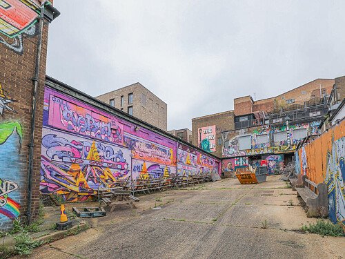 Red Venue  - Filming Locations Locations Direct -67