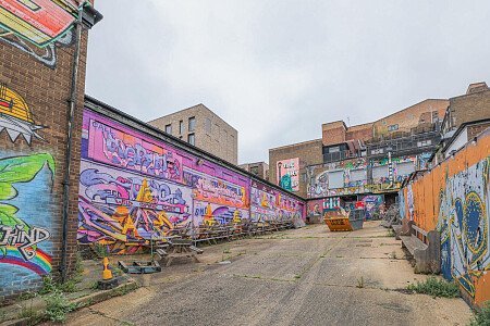 Red Venue  - Filming Locations Locations Direct -67