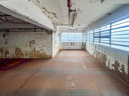 Run dowb warehouse  - Filming Locations Locations Direct -02