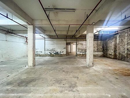 Run dowb warehouse  - Filming Locations Locations Direct -04