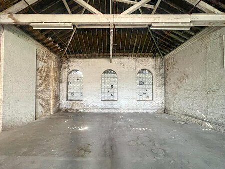 Run dowb warehouse  - Filming Locations Locations Direct -07