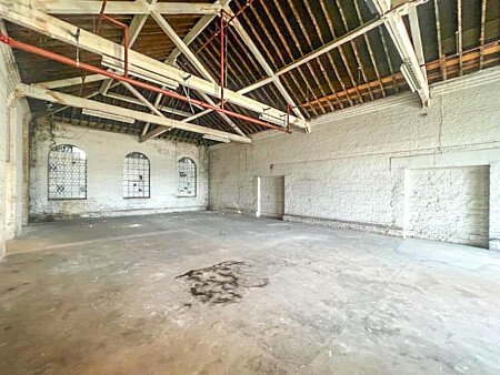 Run dowb warehouse  - Filming Locations Locations Direct -13