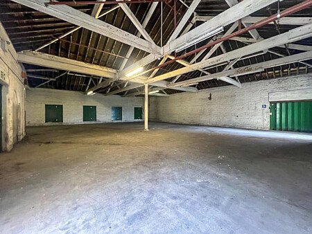 Run dowb warehouse  - Filming Locations Locations Direct -15