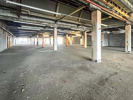 Run dowb warehouse  - Filming Locations Locations Direct -16
