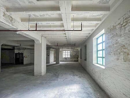 Run dowb warehouse  - Filming Locations Locations Direct -24