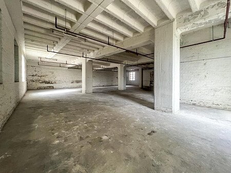 Run dowb warehouse  - Filming Locations Locations Direct -26