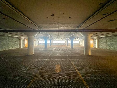 Run dowb warehouse  - Filming Locations Locations Direct -34