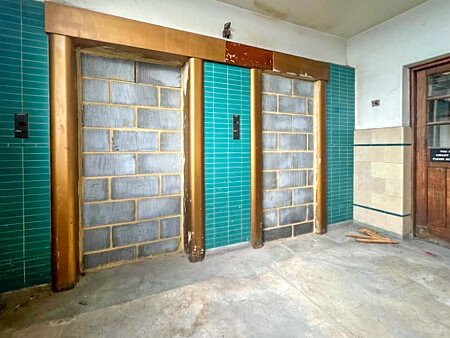 Run dowb warehouse  - Filming Locations Locations Direct -48