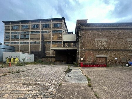 Run dowb warehouse  - Filming Locations Locations Direct -54