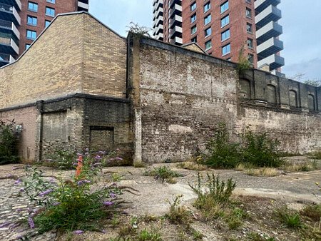 Run dowb warehouse  - Filming Locations Locations Direct -53