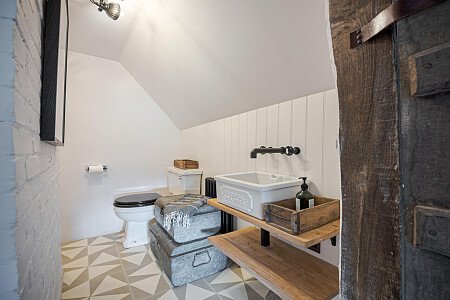 Fresh Water  - Filming Locations Locations Direct -48