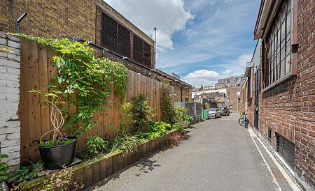 Funky Warehouse - Filming Locations Locations Direct -30