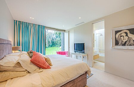 indoor_outdoor pools  - Filming Locations Locations Direct -22