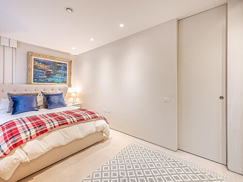 indoor_outdoor pools  - Filming Locations Locations Direct -23