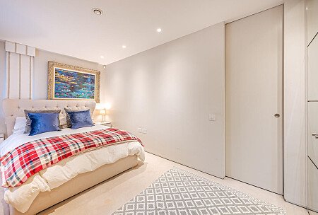 indoor_outdoor pools  - Filming Locations Locations Direct -23