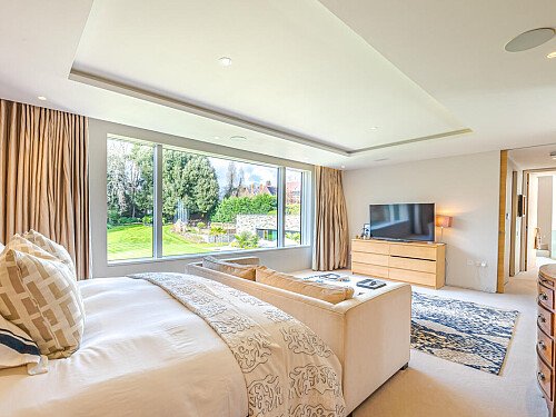 indoor_outdoor pools  - Filming Locations Locations Direct -25