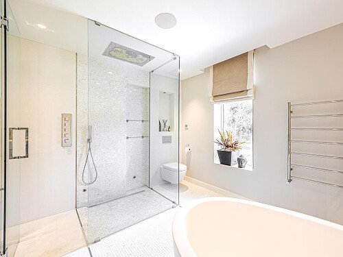 indoor_outdoor pools  - Filming Locations Locations Direct -27