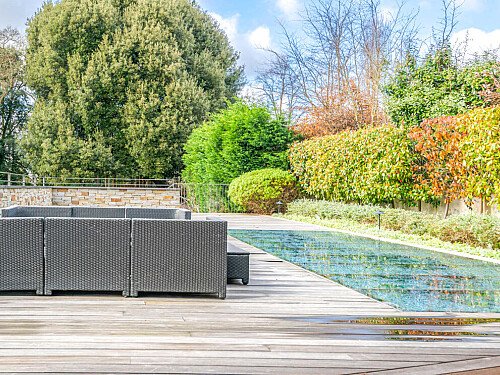 indoor_outdoor pools  - Filming Locations Locations Direct -32