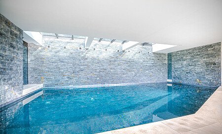 indoor_outdoor pools  - Filming Locations Locations Direct -39