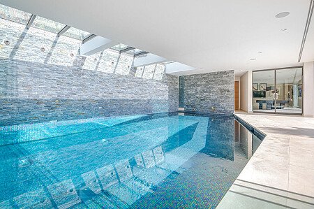 indoor_outdoor pools  - Filming Locations Locations Direct -40