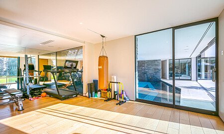 indoor_outdoor pools  - Filming Locations Locations Direct -42