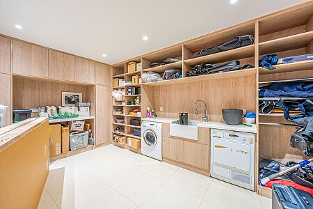 indoor_outdoor pools  - Filming Locations Locations Direct -45