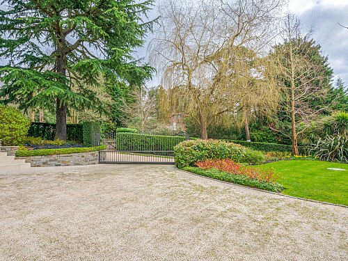 indoor_outdoor pools  - Filming Locations Locations Direct -51