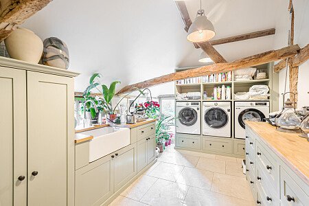 BM House - Filming Locations Locations Direct -27