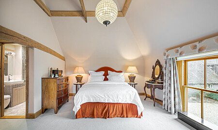 BM House - Filming Locations Locations Direct -38