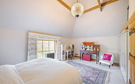 BM House - Filming Locations Locations Direct -43