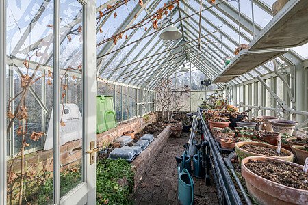 BM House - Filming Locations Locations Direct -56