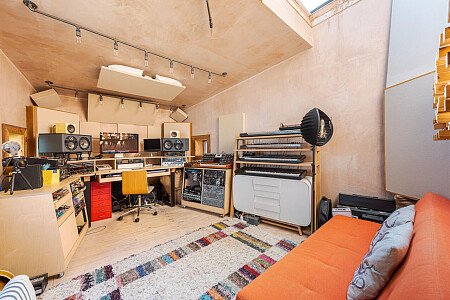 Hackney House - Filming Locations Locations Direct -15