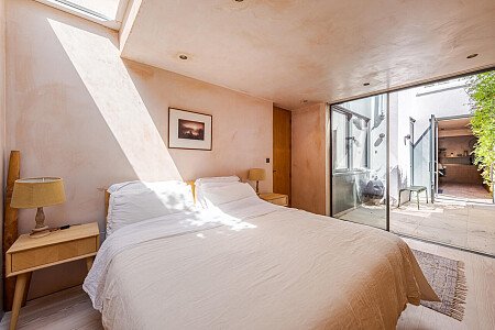 Hackney House - Filming Locations Locations Direct -19