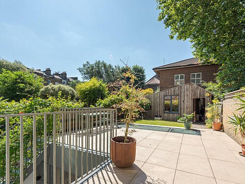 Hackney House - Filming Locations Locations Direct -26